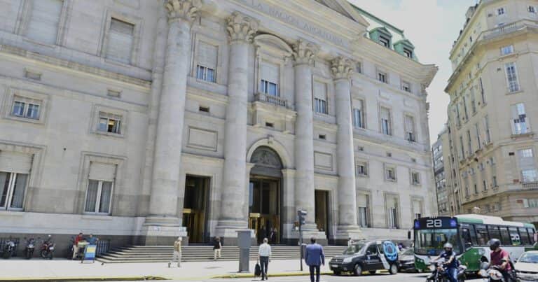 Lanzan un plazo fijo UVA que paga intereses mensuales por encima de la inflación: cómo funciona