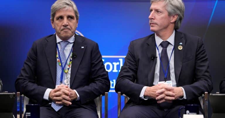 El Banco Central desaceleró la compra de reservas pero Economía consiguió US$ 850 millones para pagar la deuda