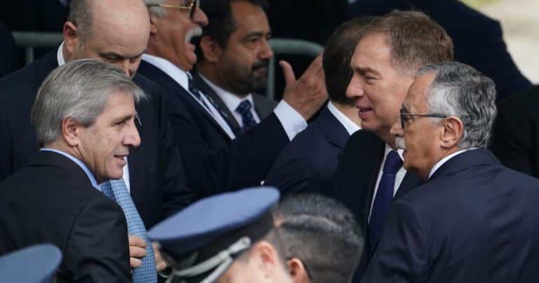El PAMI aplicó otro ajuste y el Gobierno negocia la deuda millonaria con clínicas y sanatorios