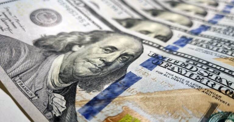 ¿Se terminó el «veranito»? El dólar vuelve a subir y se va a $ 1.435