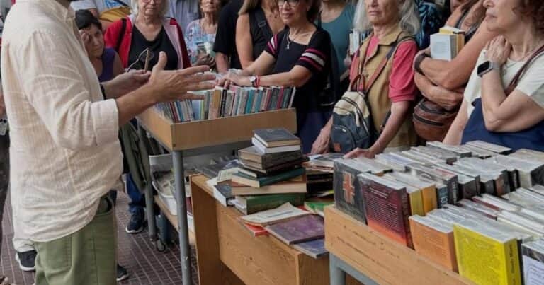 Pase cultural para jubilados y pensionados: cómo obtener descuentos en cine, teatro y libros