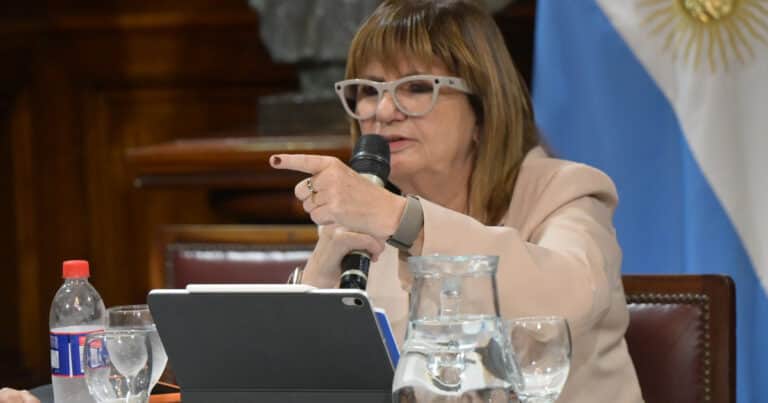 Ley de Villas: ganó la Iglesia