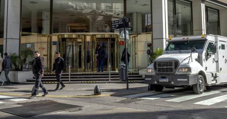 Por primera vez en más de 20 años el crédito en dólares para las empresas superó a los préstamos en pesos