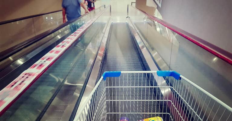 Compras más chicas, sin fidelidad a las marcas y el poder de los descuentos: radiografía del consumidor con bolsillos apretados