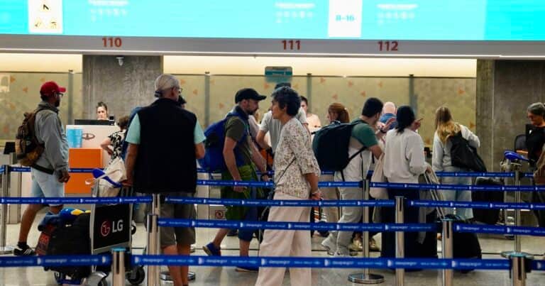 El Gobierno aumentó una tasa aeroportuaria y viajar en avión será más caro