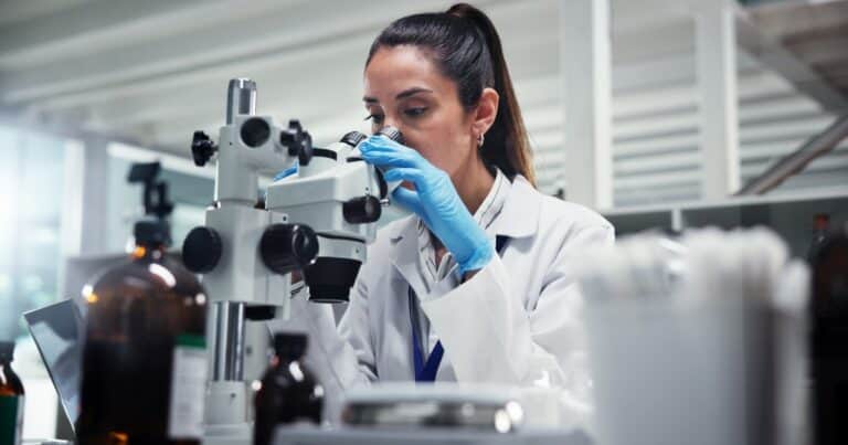 Científicos logran un avance clave en terapia génica para corregir un trastorno inmunológico