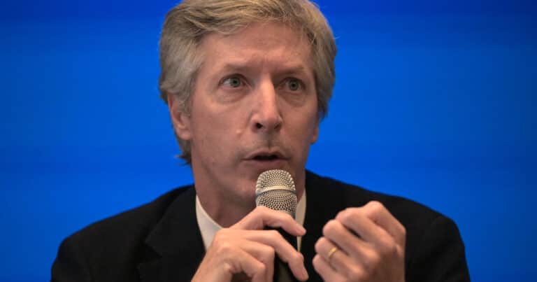 Con el dólar otra vez presionado, el Central le pone un freno a las compras para las reservas