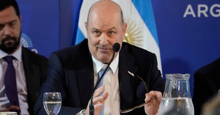 «Más facilidades para vacunas animales, más opciones para el productor»: Federico Sturzenegger celebró la simplificación del Senasa