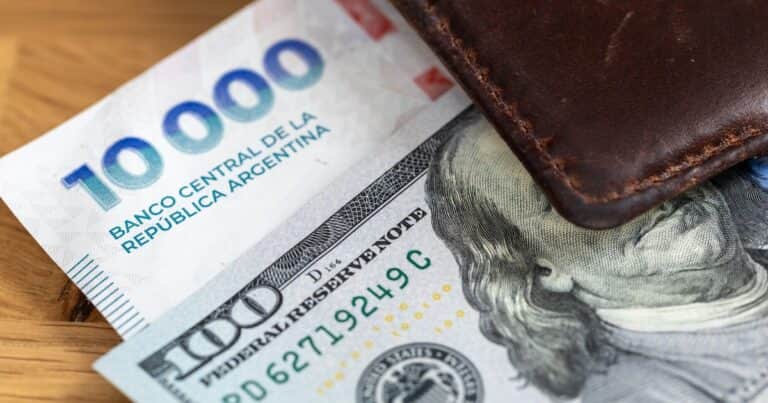 El dólar empezó junio en alza y los inversores se preguntan hasta cuándo sigue el carry trade