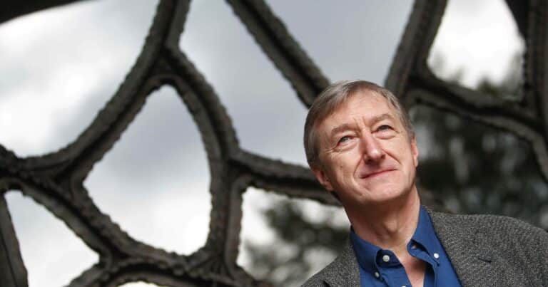 El escritor británico Julian Barnes ganó el premio Princesa de Asturias de las Letras
