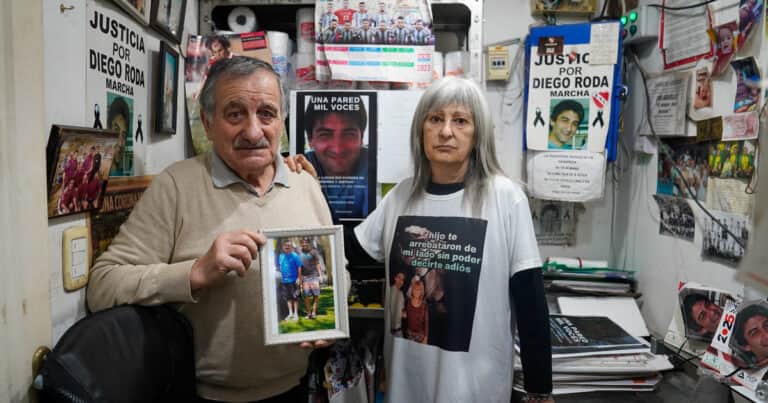 El alivio de una mamá tras la condena al policía que fusiló a su hijo: «Estoy en paz porque hice todo por él»