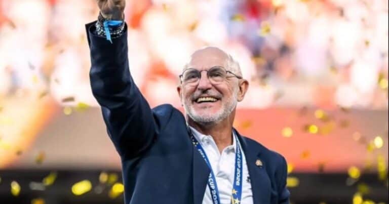 Luis de la Fuente, entrenador, 65 años: “Mis padres nos incitaron a tratar a todo el mundo bien, a no hacer un mal gesto y a ser cercanos”