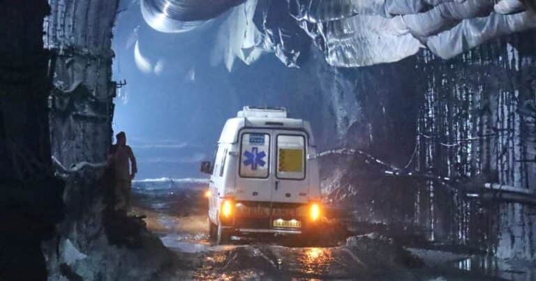 Explosión de gas en túnel hidroeléctrico de India deja 12 muertos y 13 desaparecidos en el Himalaya