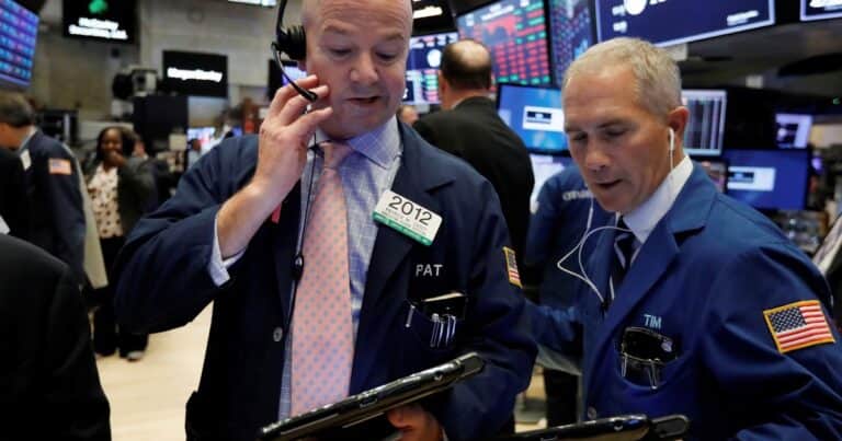Caen los bonos y las acciones argentinas en un mal día para los mercados globales