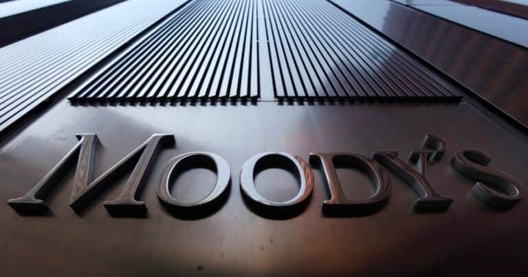 La calificadora Moody’s mejoró la nota de Argentina: pasó a B3 y subió la perspectiva a Positiva