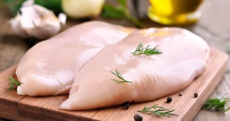 El pollo desplazó a la carne vacuna y se consolida como la carne más consumida por los argentinos