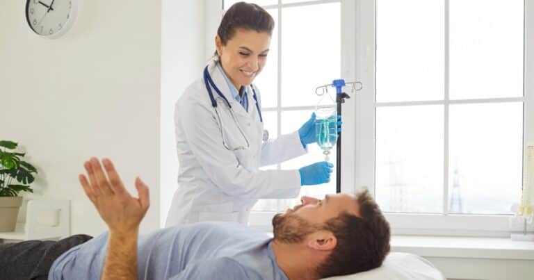 El Gobierno analiza no renovar una barrera para la importación de sueros y hay alarma en la industria local