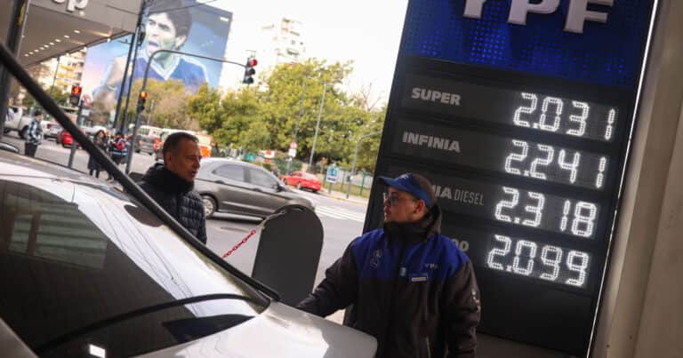 Naftas: un fallo judicial bonaerense obliga a que las petroleras le informen los aumentos al Gobierno Nacional