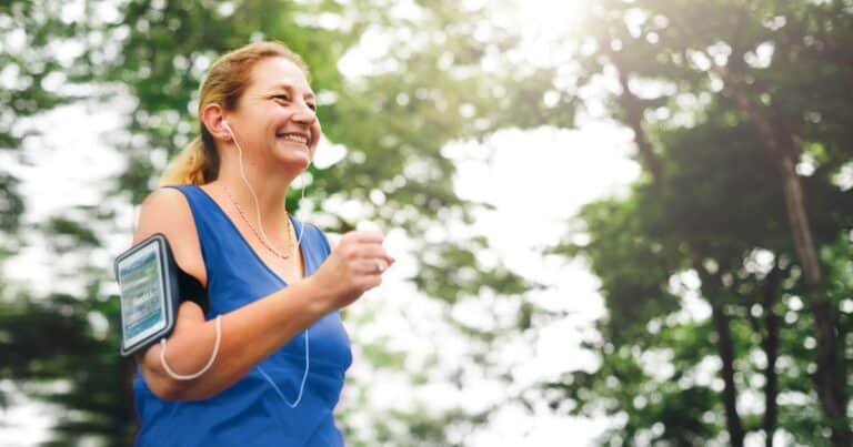 La caminata 6-6-6: la rutina muy simple que quema grasas, tonifica piernas y reduce más el abdomen que el ejercicio intenso