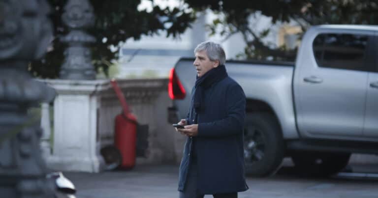 Cómo es el plan de Caputo para reactivar el crédito hipotecario con el fondo inversor del Anses