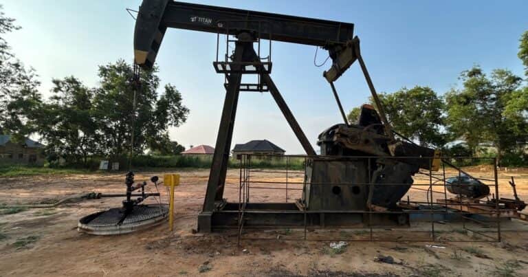 Guerra en Medio Oriente: se desploma el precio del petróleo tras la pausa en los ataques entre EE.UU. e Irán