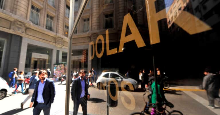 Dólar CCL hoy: a cuánto cotiza este domingo 16 de agosto