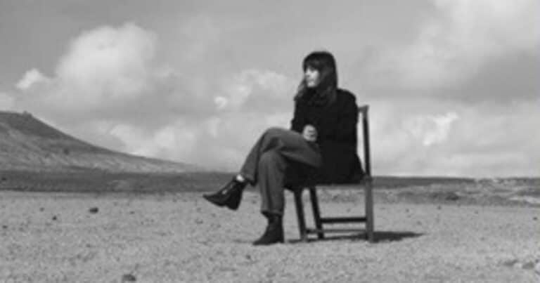 Lana Corujo, autora del libro revelación ‘Han cantado bingo’: «No me interesa lo idílico»