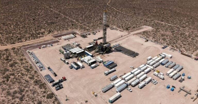 Las petroleras reportan fuertes ganancias tras la guerra en Medio Oriente