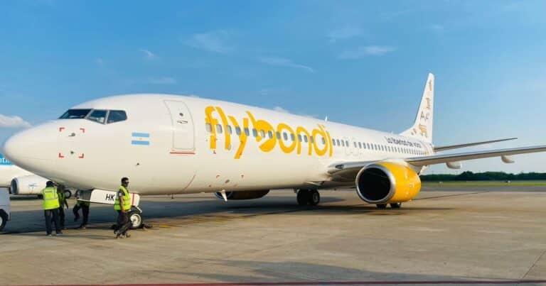 Flybondi presentó un plan de acción y el Gobierno la autorizó a seguir operando, tras más de 120 vuelos cancelados