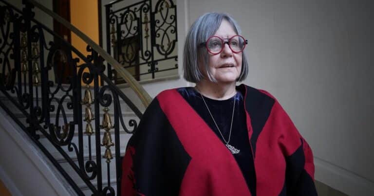 Diamela Eltit: “La IA solo hace lo hecho; la literatura construye lo nuevo”