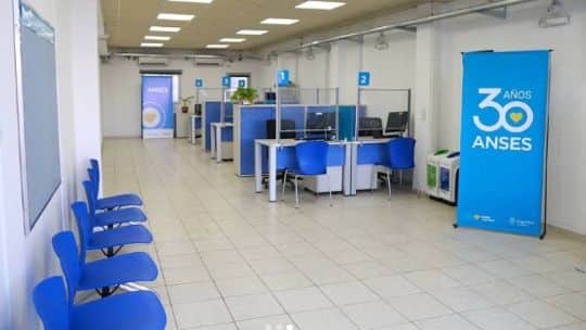 Cuándo cobran en septiembre los DNI terminados en 6 y 7: el esquema confirmado por ANSES