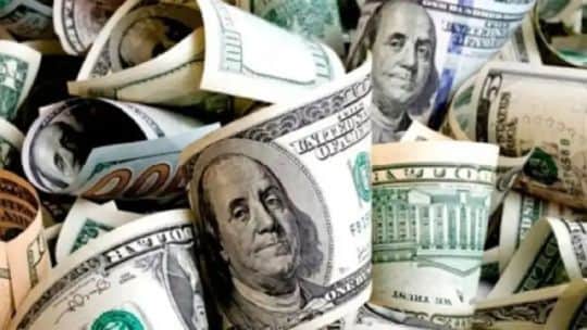 El Gobierno liberó al dólar de los $1.500: una nueva estrategia que amenaza las tasas y la inflación
