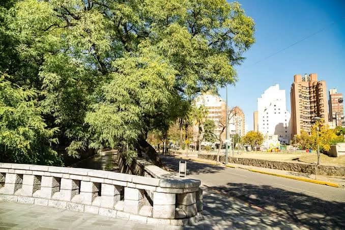 Miércoles templado, con nubes, sol y máxima de 25 grados