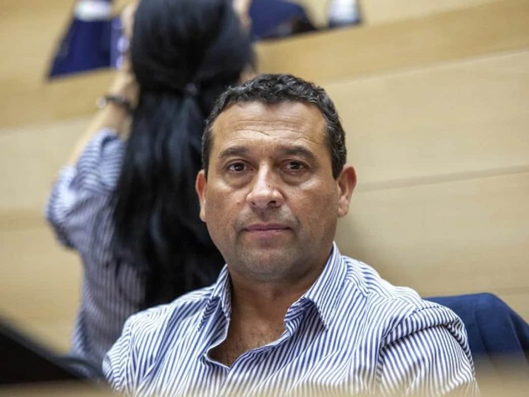 La Legislatura aprobó la licencia de “Cañito” Flores por 180 días