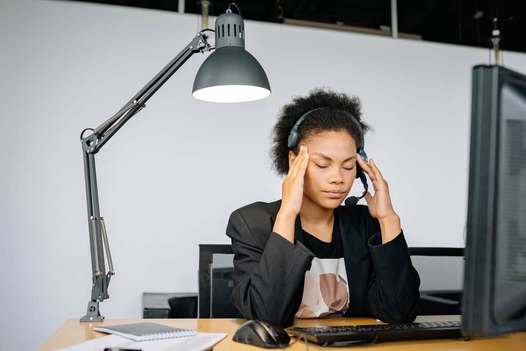 Pensamos que el 'burnout' se soluciona con unas buenas vacaciones. La ciencia nos advierte que sus secuelas pueden durar años