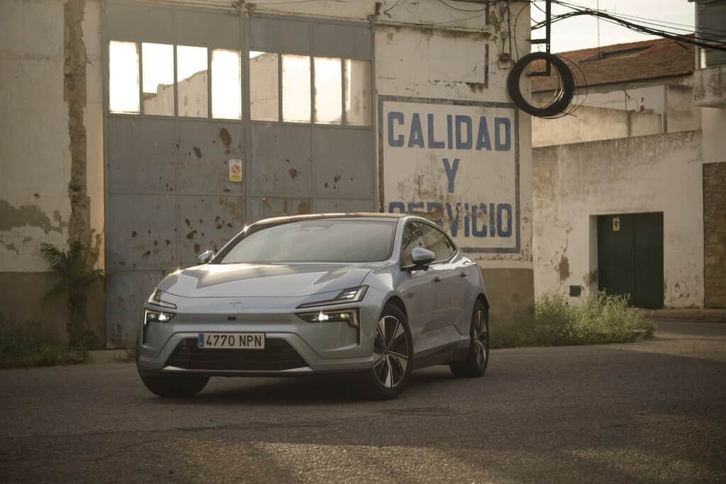 A los mandos del Polestar 4: el coche eléctrico chino con ADN sueco que rompe moldes