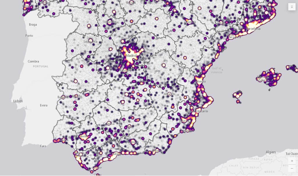 A la pregunta de cuántos bares hay en España, este mapa desmonta mitos y reafirma algunos excesos