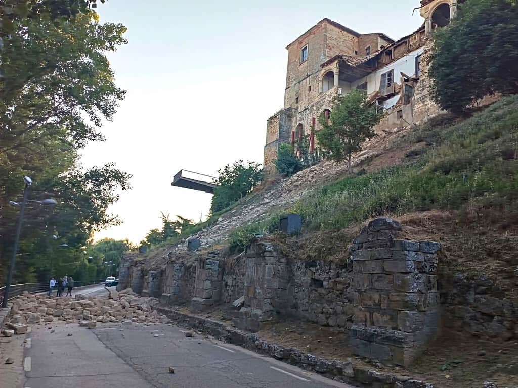 El alcalde de Almazán llevaba años avisando de que su palacio del siglo XV se iba a caer. Esta semana ha caído