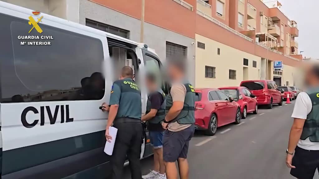 La Guardia Civil de Almería destapa una red de empadronamientos ilegales a 188 extranjeros