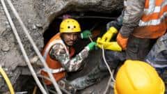 "Es una sucesión de milagros": el increíble rescate de dos trabajadores que quedaron atrapados en un túnel tras la avalancha en Nepal y Tíbet