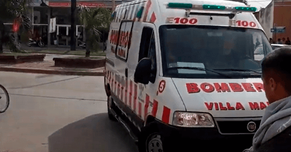 Chocó a un ciclista de 74 años en moto y huyó