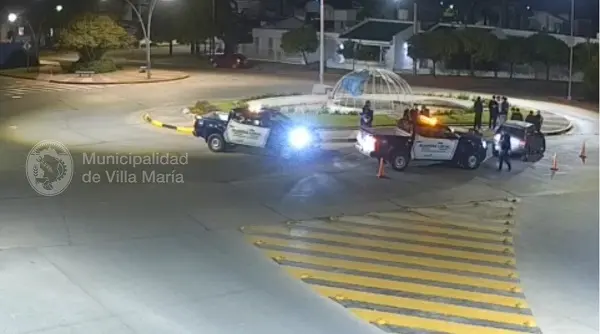 Alcoholemia positiva y secuestro de auto tras subirse a rotonda