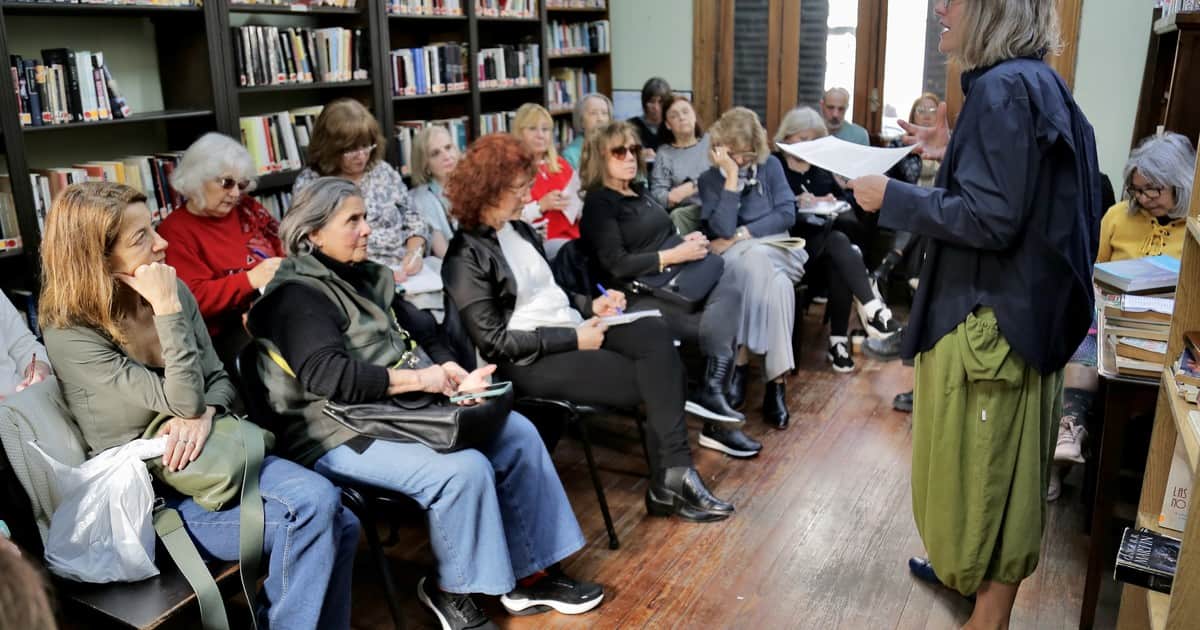 Borges, Pizarnik, Joyce, Claire Keegan y Roberto Arlt: las bibliotecas porteñas inscriben en sus talleres