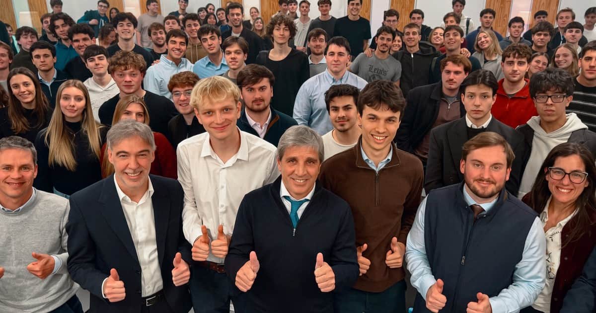 Caputo ratificó el rumbo económico y descartó un "plan platita": "Tendrían que cambiar de presidente"