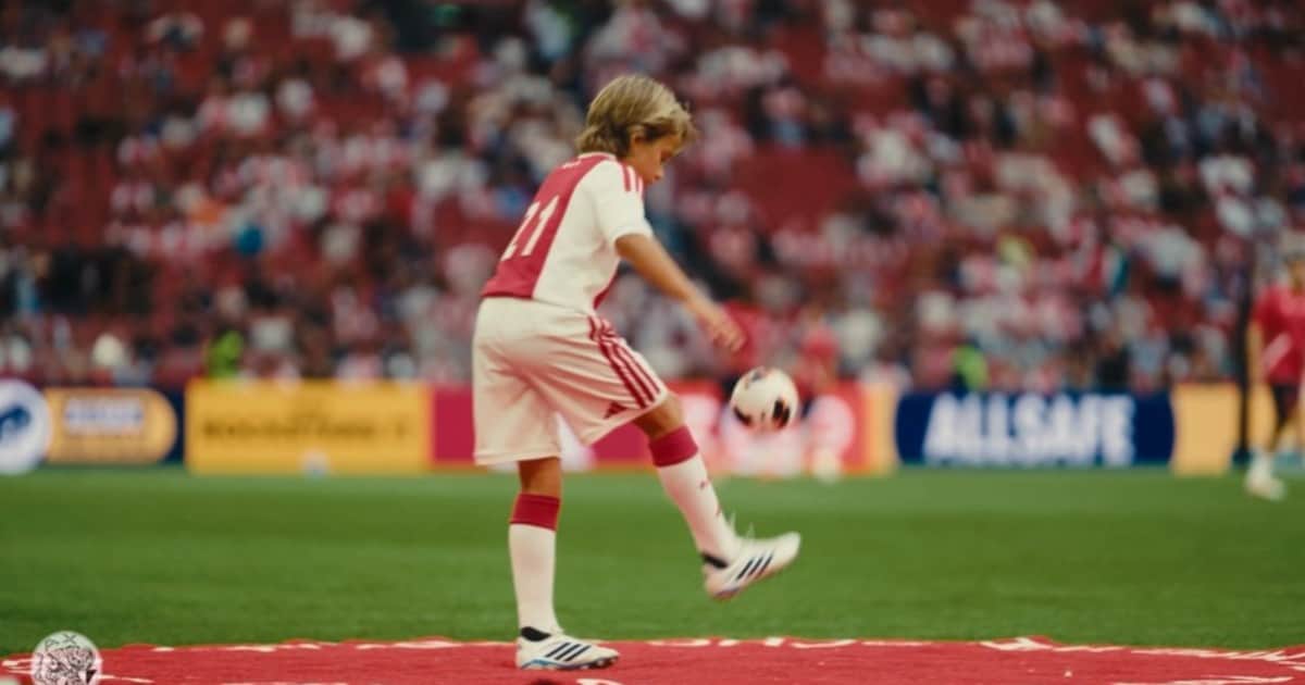 Surgió de las Inferiores del Ajax, hizo 3.085 jueguitos consecutivos y fue tendencia