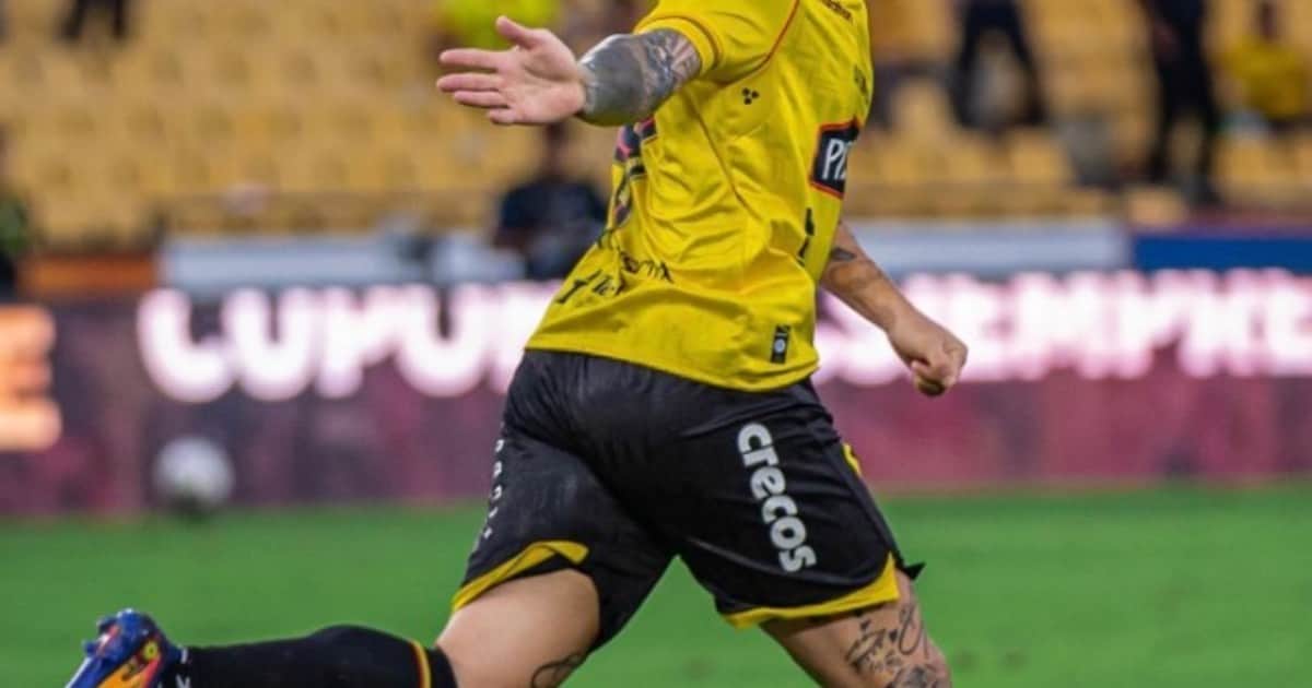 Video: el gol del Pipa Benedetto que cortó el invicto del líder en Ecuador