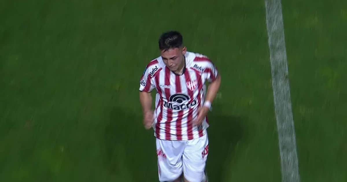 Video: Matías Gallardo fue expulsado en Instituto y se retiró de la cancha entre lágrimas