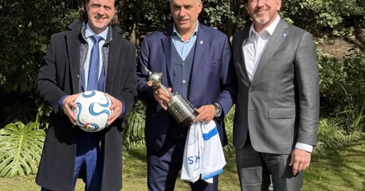 Atención Estudiantes y Platense: ya está en Montevideo la pelota que se usará en la final de la Libertadores