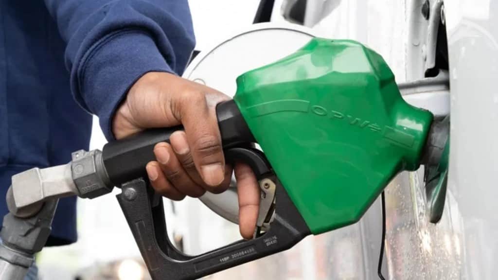 El Gobierno postergó hasta octubre otra suba de impuestos a los combustibles