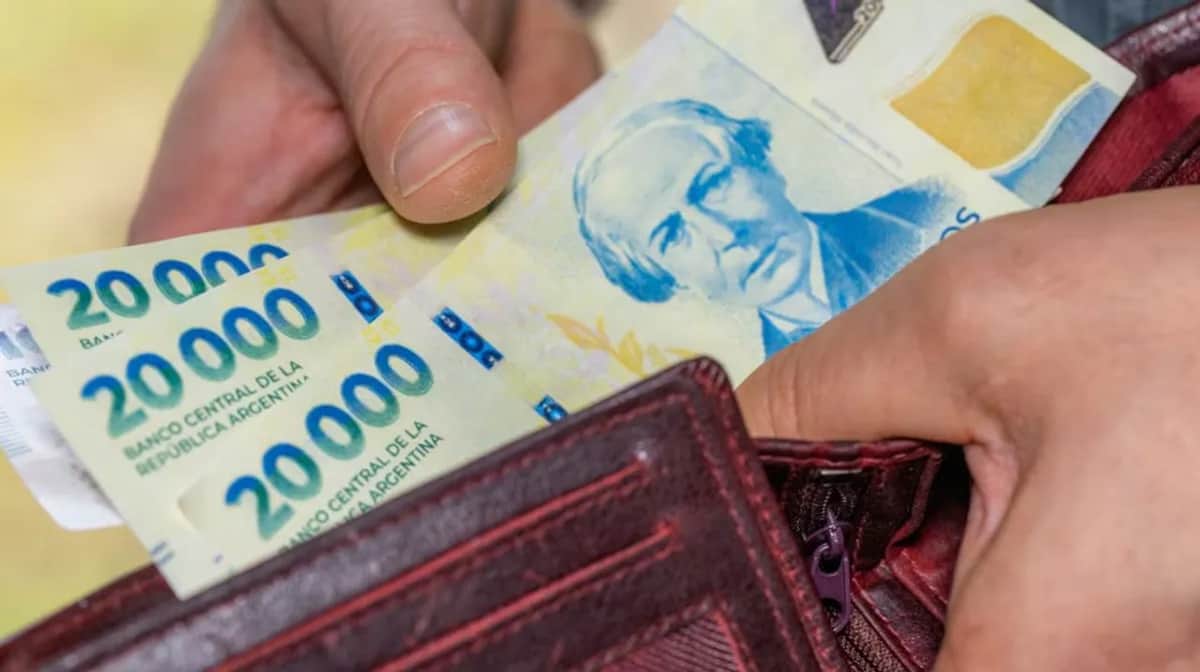 Más del 50% de los argentinos pertenece a la clase baja con un salario promedio de $1 millón